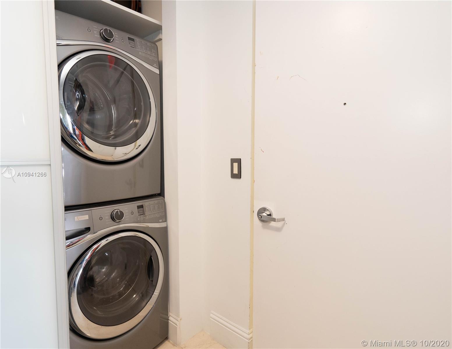 CONTINUUM ON SOUTH BEACH - Residential