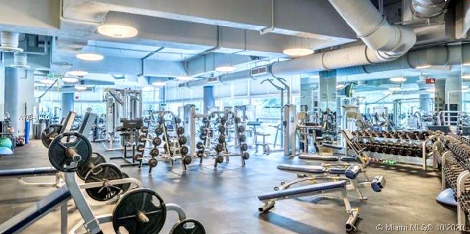 CONTINUUM ON SOUTH BEACH - Residential