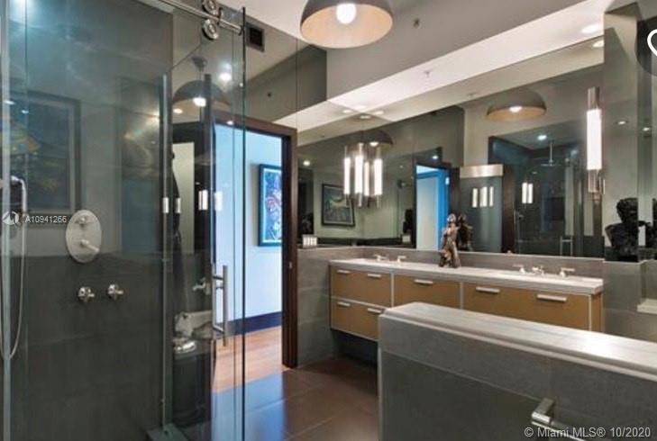 CONTINUUM ON SOUTH BEACH - Residential