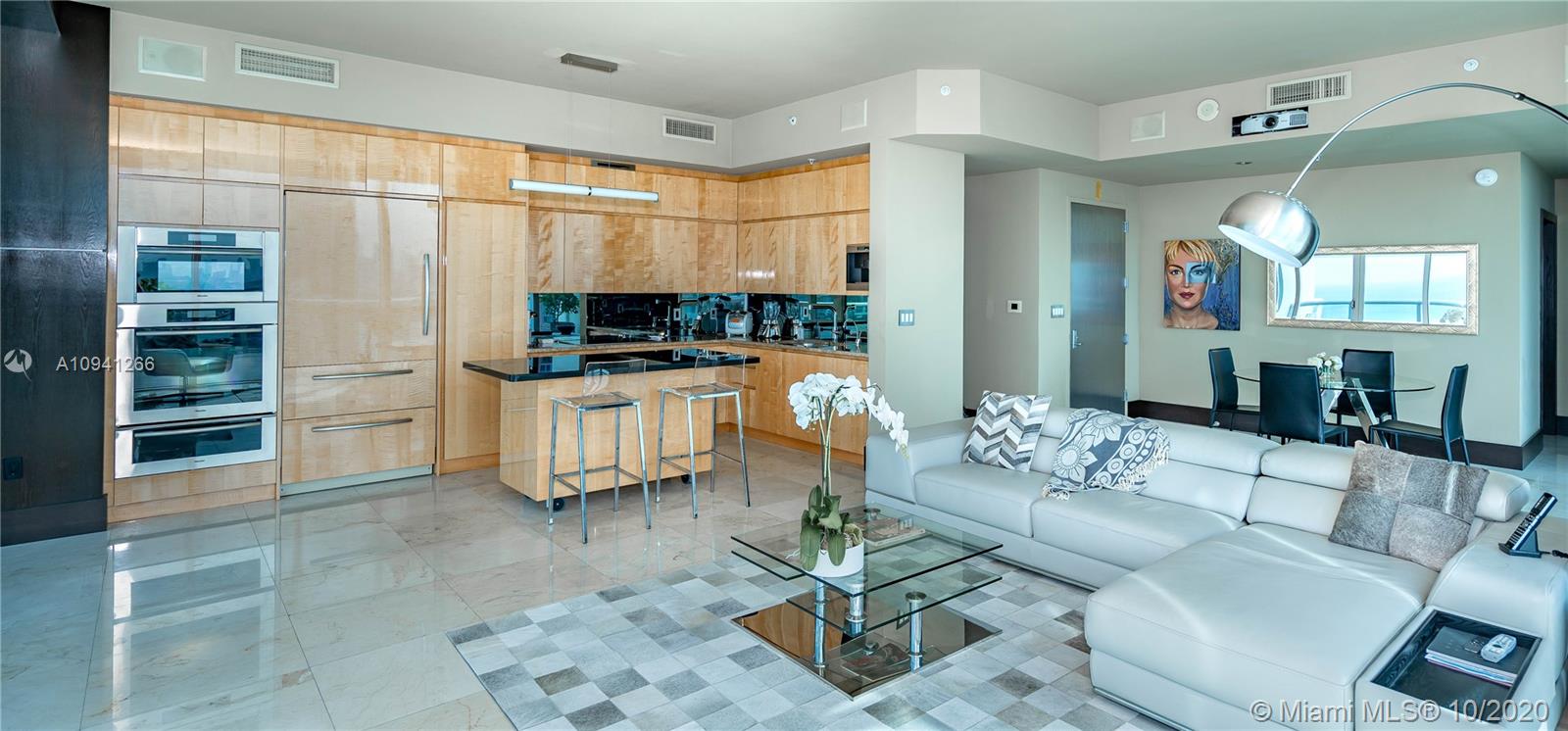 CONTINUUM ON SOUTH BEACH - Residential