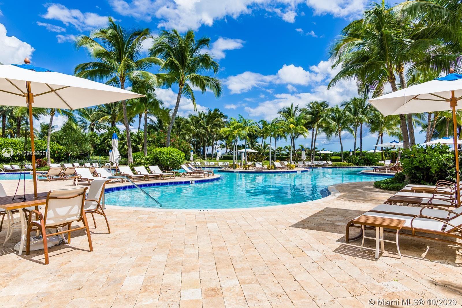 CONTINUUM ON SOUTH BEACH - Residential