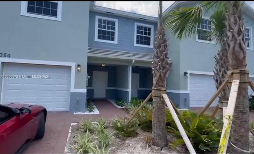 Beautiful Townhome in Bahia Delray.  Gorgeous 3 bedroom, 2.5 bathroom nuilt 2021. Private yard. 1,391 sqft. Stainless steel appliances, wood cabinets, 9 foot ceilings, tile floors. Porceline tile. Gated community, tennis court, gym, garage, and parking. Easy to show.