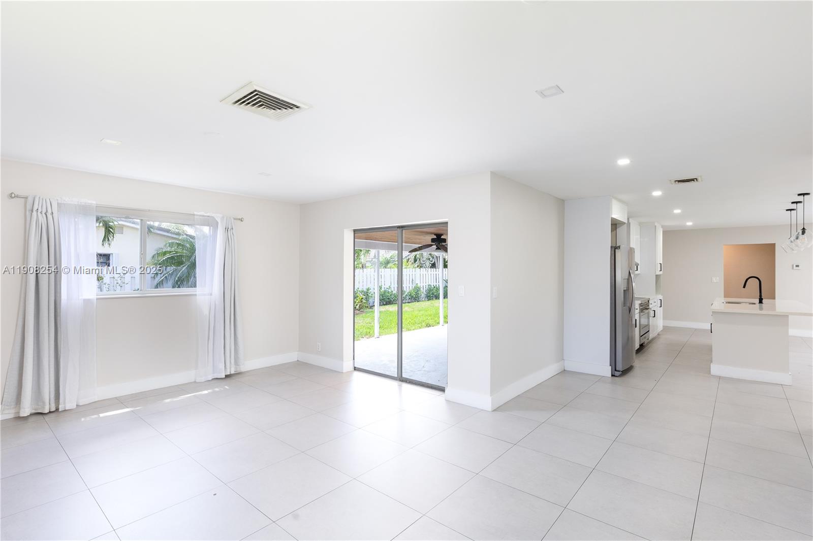 VENETIAN ISLES 3RD SEC - Residential Lease