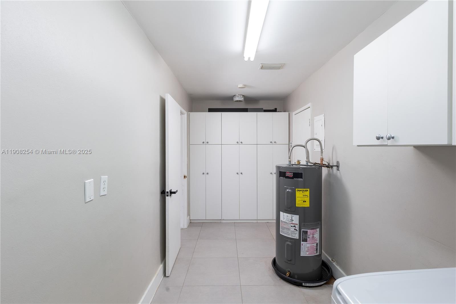 VENETIAN ISLES 3RD SEC - Residential Lease