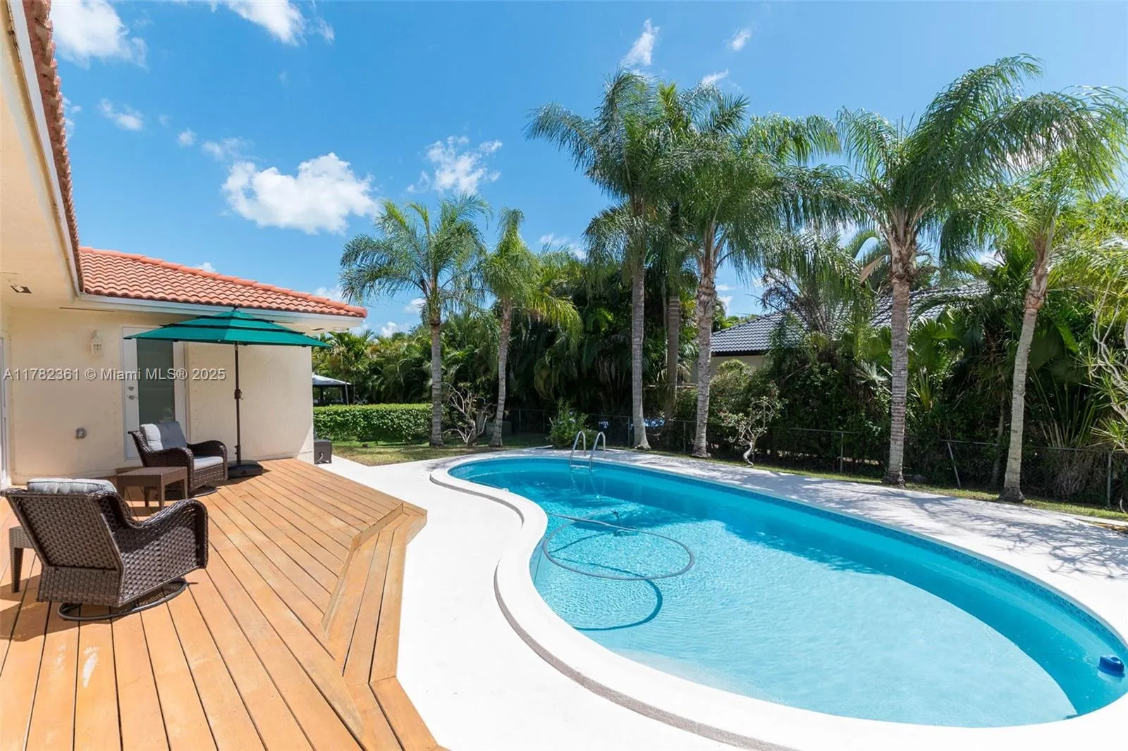 Palmetto Bay, Florida 33157, United States, 4 Bedrooms Bedrooms, ,3 BathroomsBathrooms,Residential,Active,109605