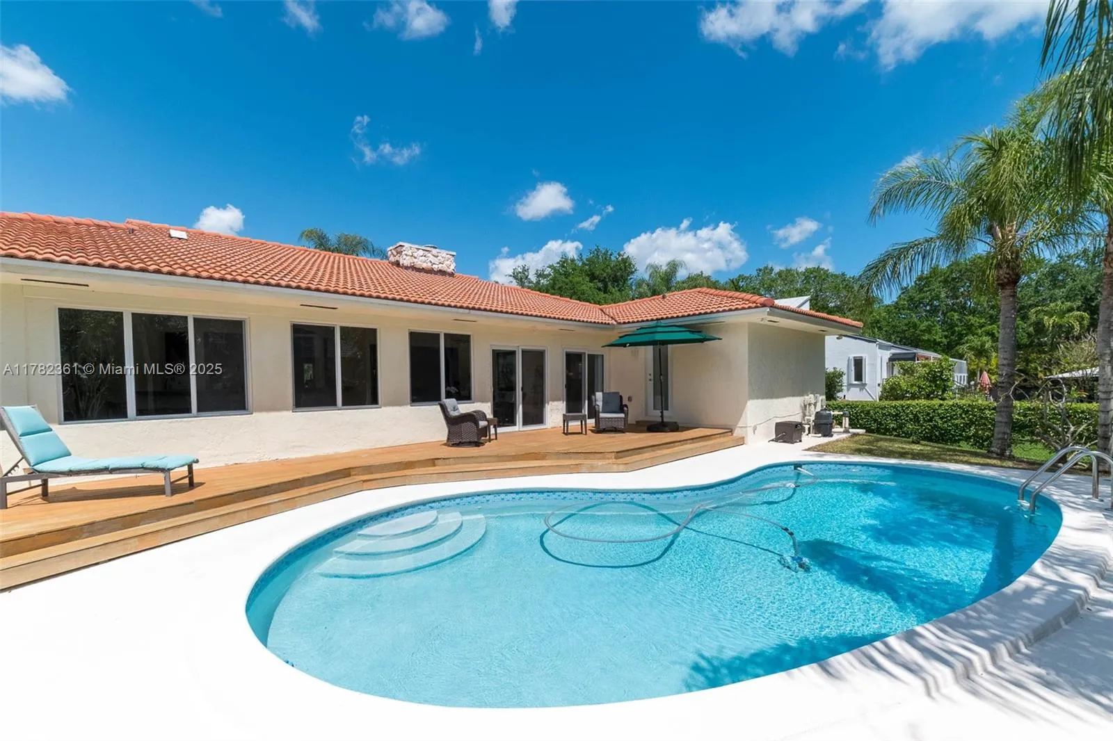 Palmetto Bay, Florida 33157, United States, 4 Bedrooms Bedrooms, ,3 BathroomsBathrooms,Residential,Active,109605