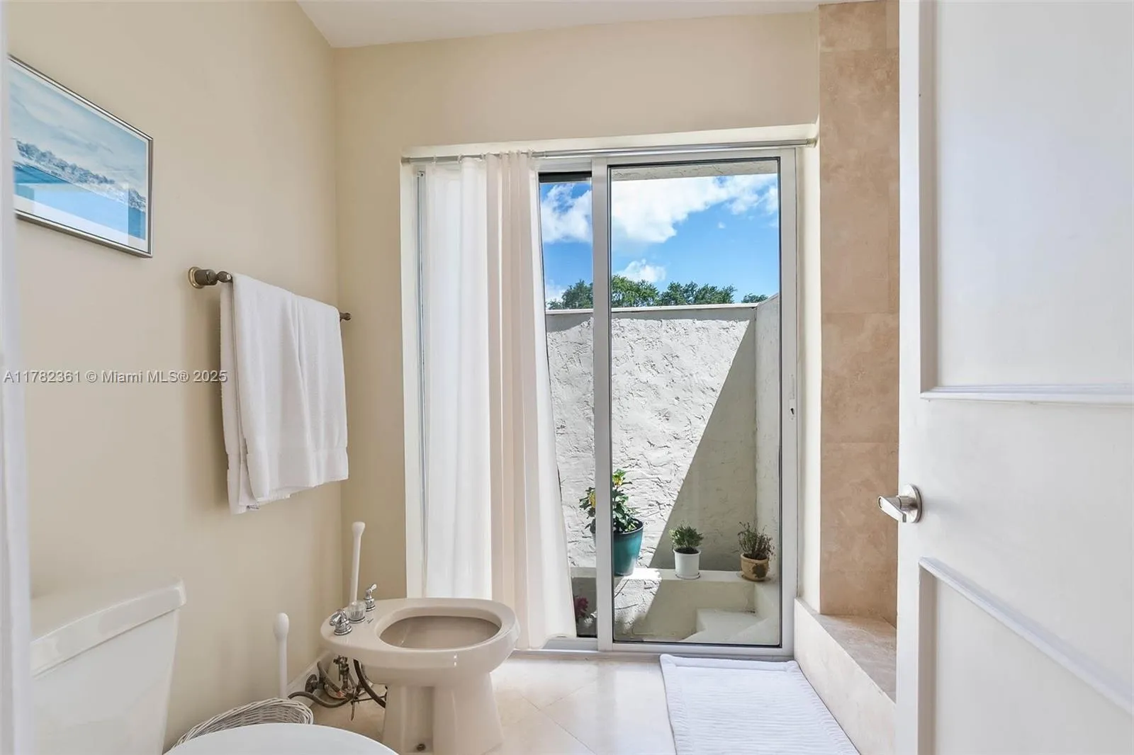 Palmetto Bay, Florida 33157, United States, 4 Bedrooms Bedrooms, ,3 BathroomsBathrooms,Residential,Active,109605