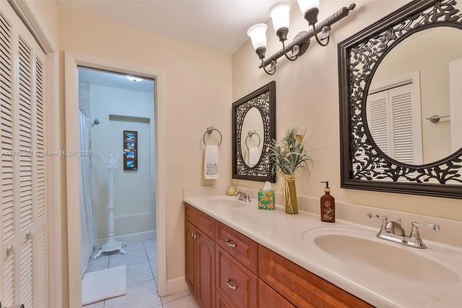 Palmetto Bay, Florida 33157, United States, 4 Bedrooms Bedrooms, ,3 BathroomsBathrooms,Residential,Active,109605