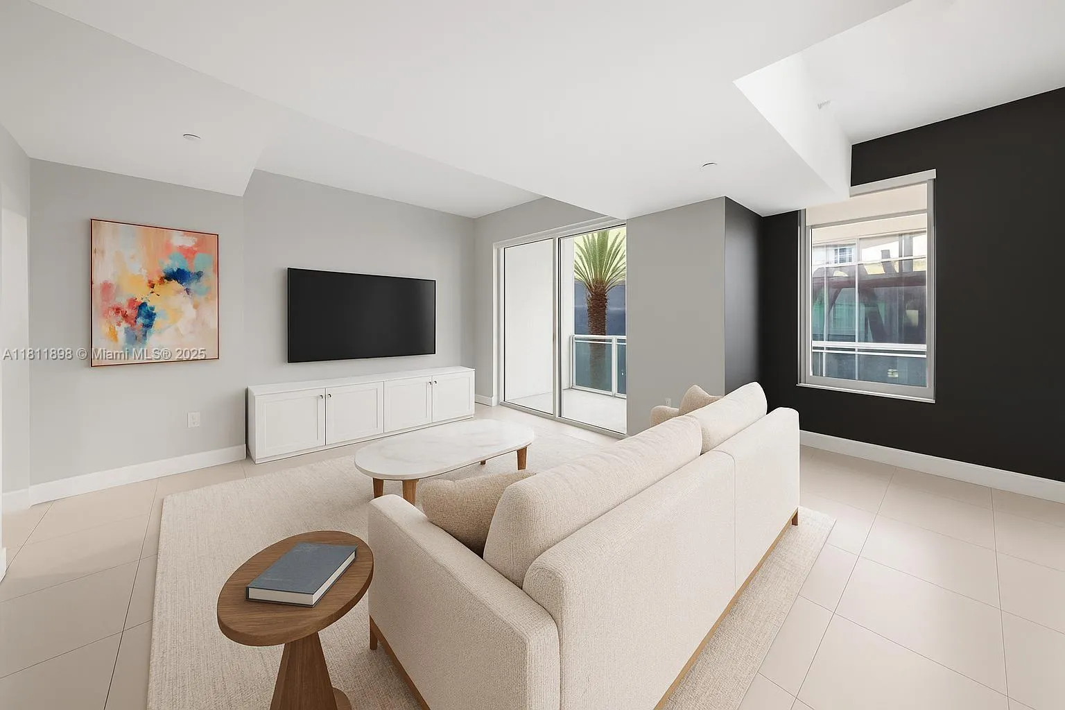 Miami, Florida 33131, United States, 2 Bedrooms Bedrooms, ,3 BathroomsBathrooms,Residential,Active,139704