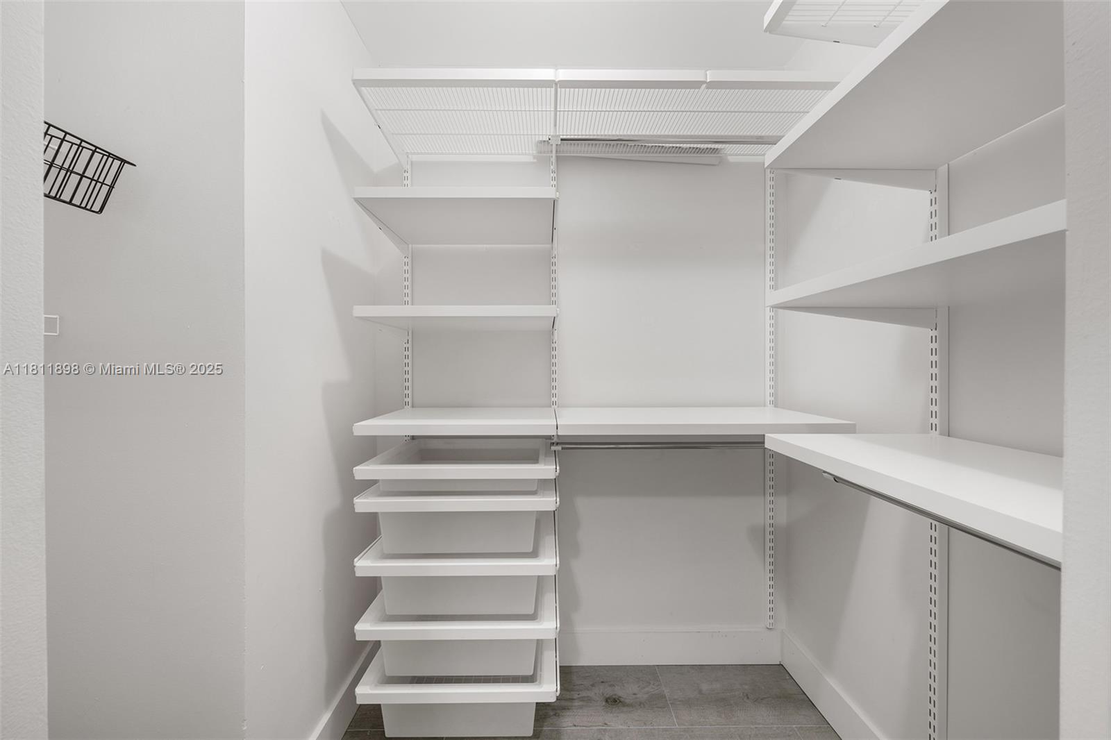 THE PLAZA 851 BRICKELL CO - Residential