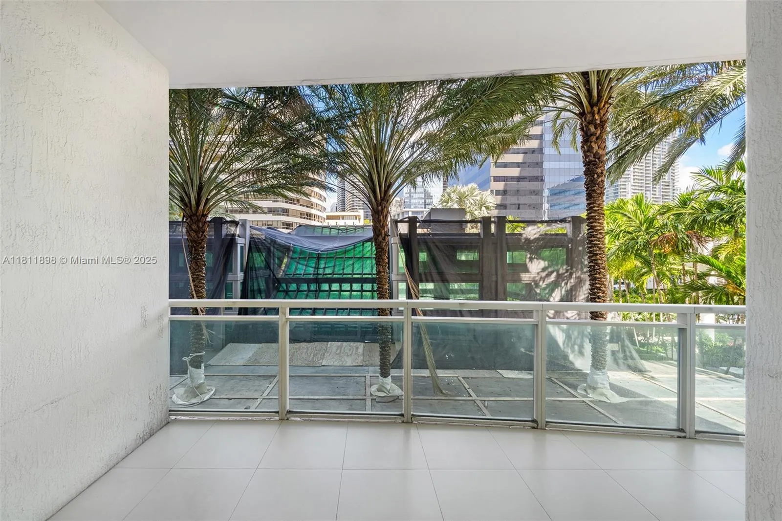 Miami, Florida 33131, United States, 2 Bedrooms Bedrooms, ,3 BathroomsBathrooms,Residential,Active,139704