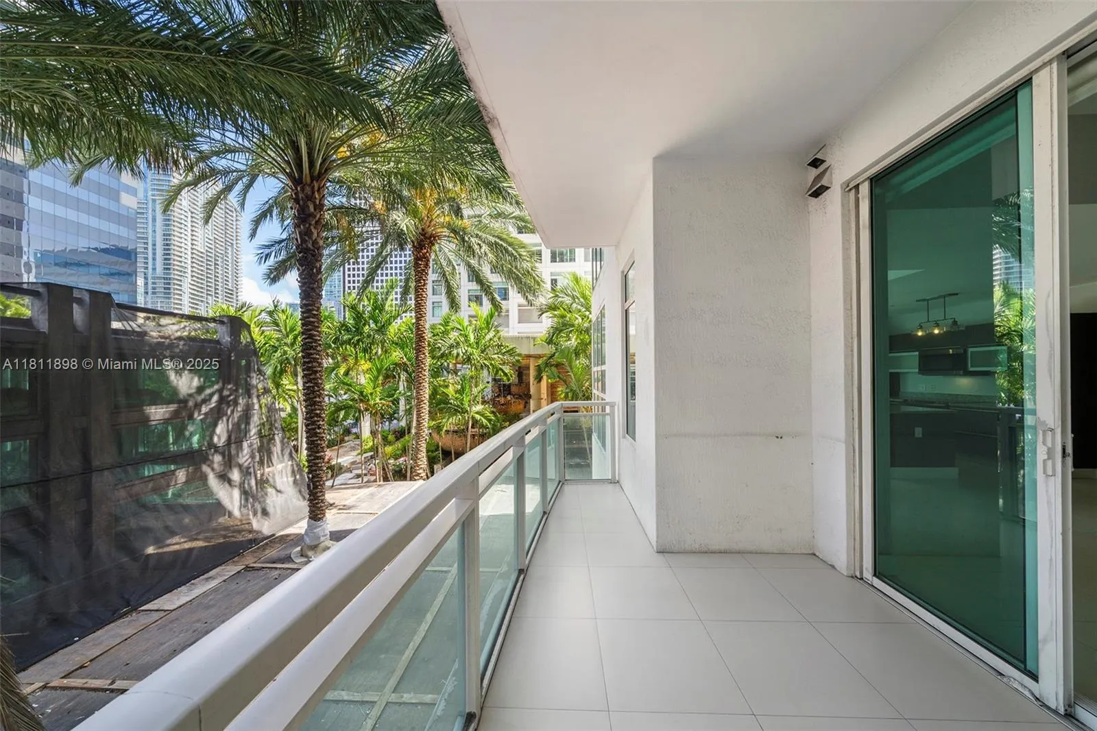 Miami, Florida 33131, United States, 2 Bedrooms Bedrooms, ,3 BathroomsBathrooms,Residential,Active,139704