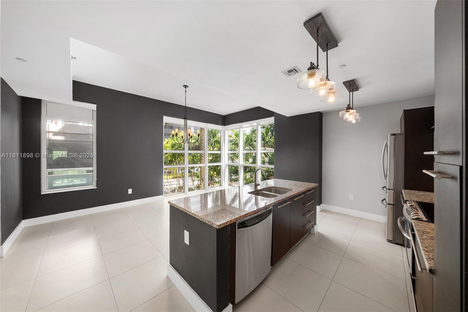 Property for Sale at 950 Brickell Bay Dr 200, Miami, Broward County, Florida - Bedrooms: 2 
Bathrooms: 3  - $775,000
