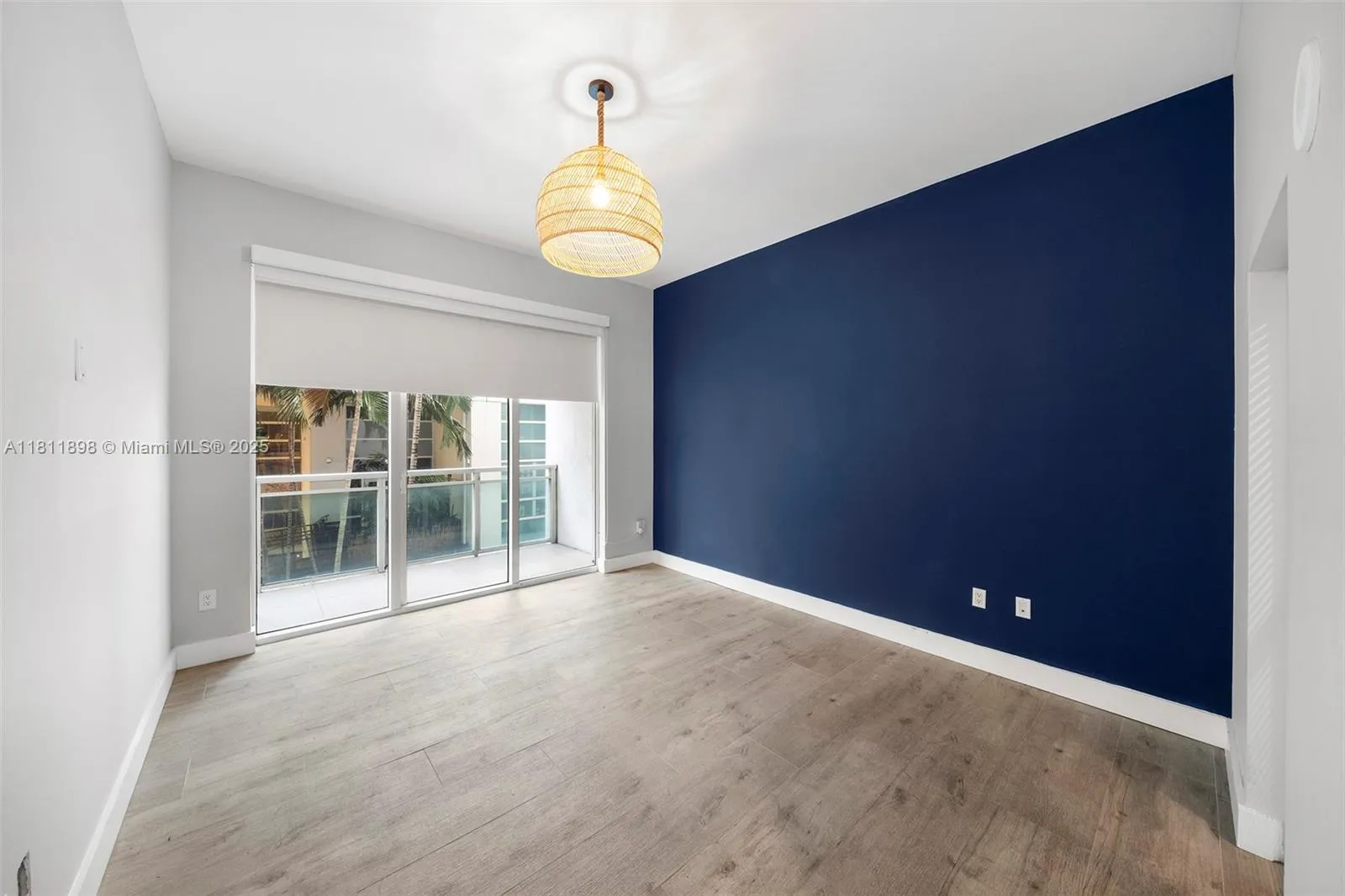 Miami, Florida 33131, United States, 2 Bedrooms Bedrooms, ,3 BathroomsBathrooms,Residential,Active,139704