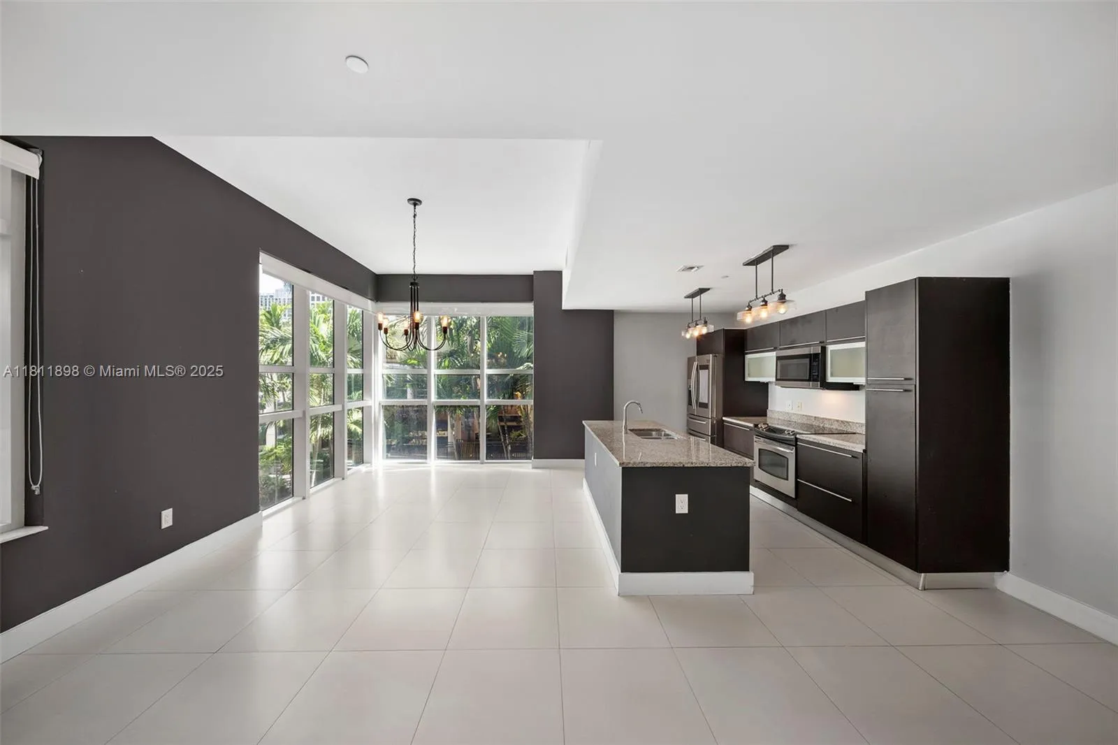 Miami, Florida 33131, United States, 2 Bedrooms Bedrooms, ,3 BathroomsBathrooms,Residential,Active,139704