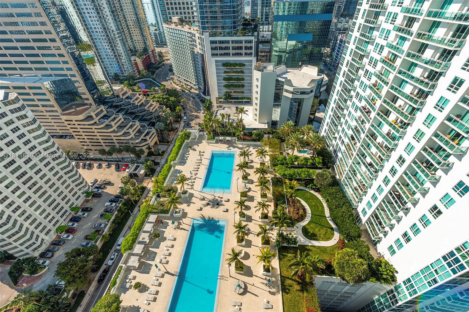 THE PLAZA 851 BRICKELL CO - Residential