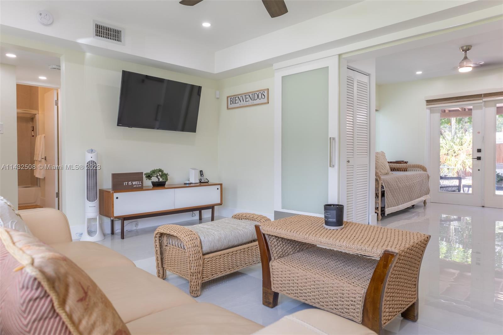 FLORAL RIDGE - Residential Lease
