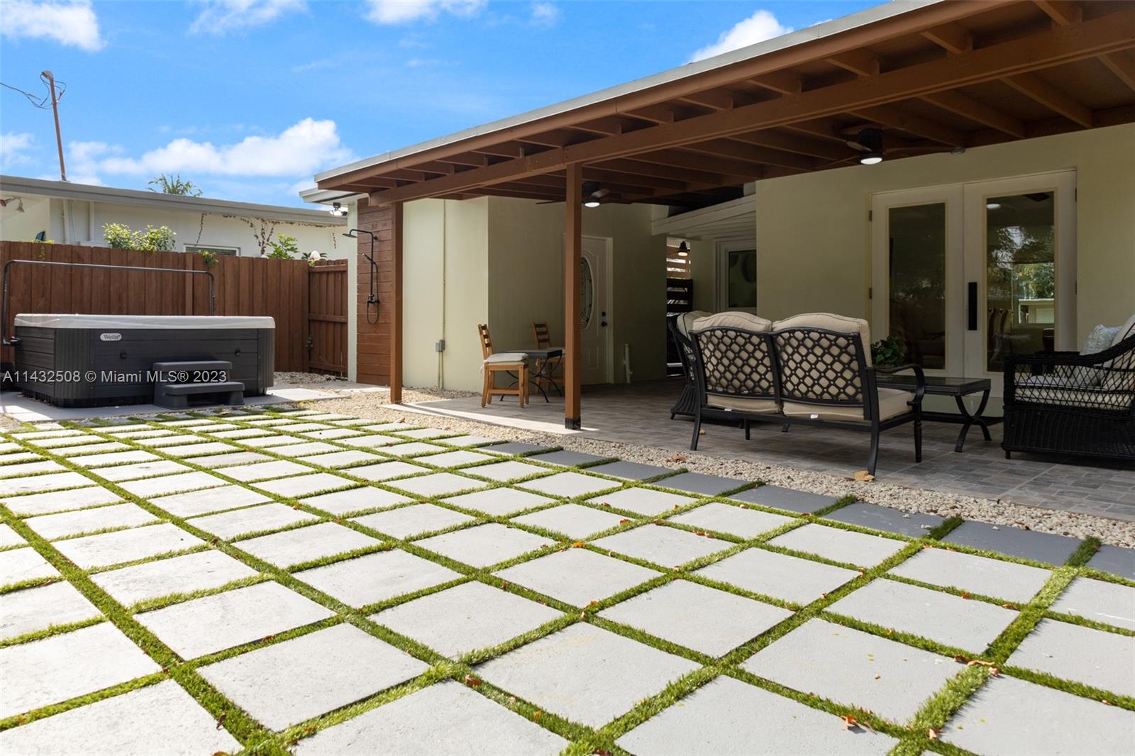 FLORAL RIDGE - Residential Lease