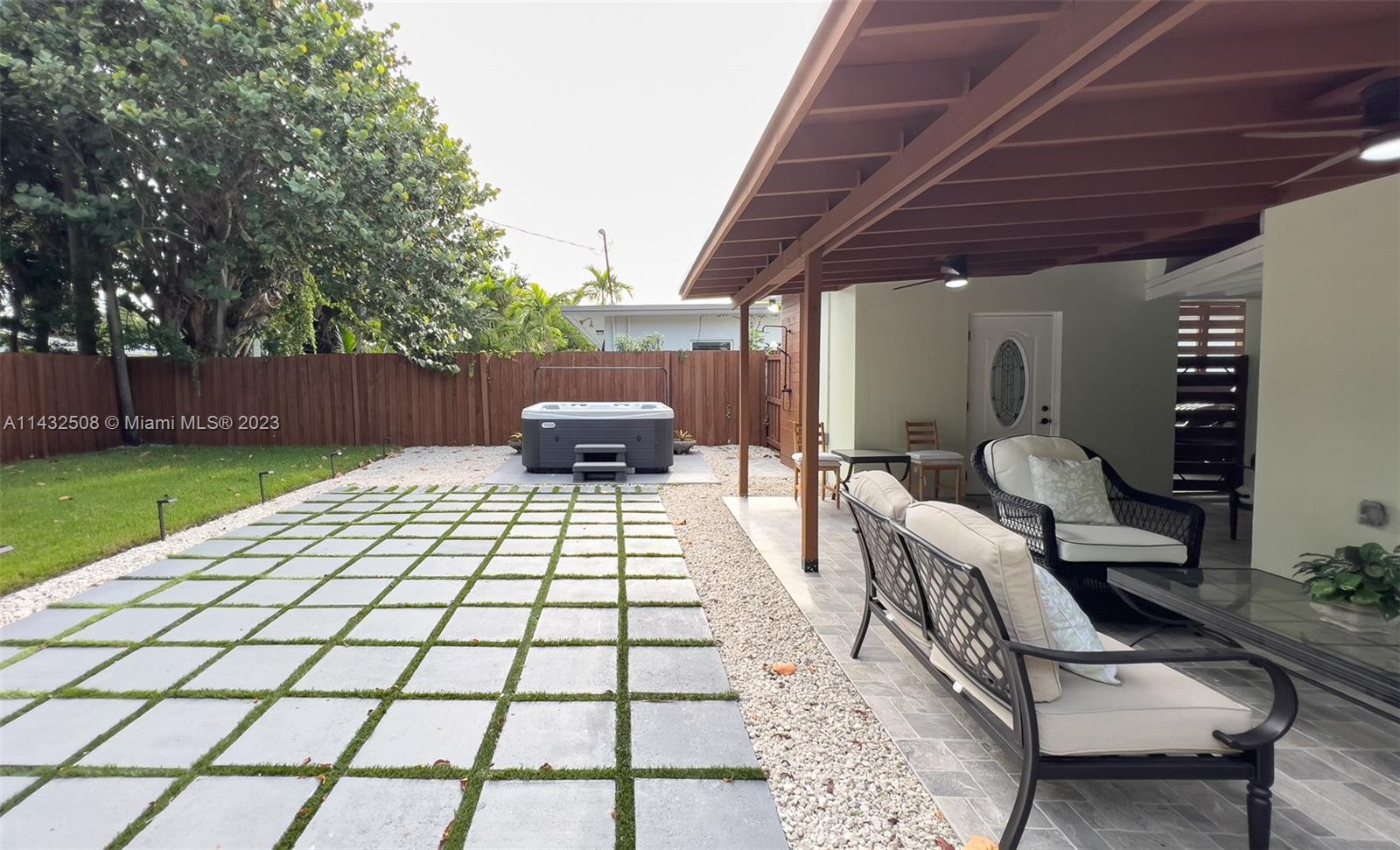 FLORAL RIDGE - Residential Lease