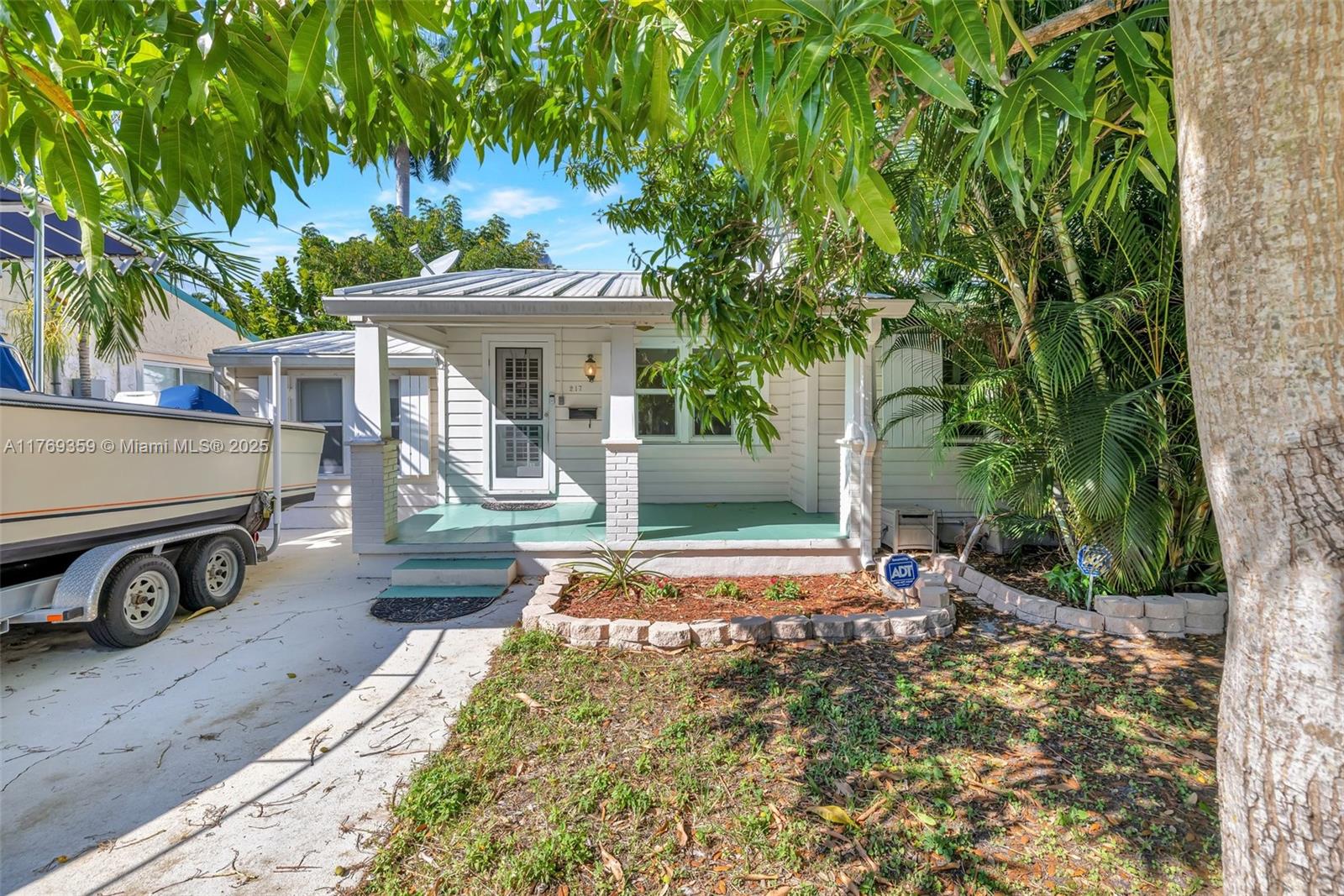 217 SE 10th St