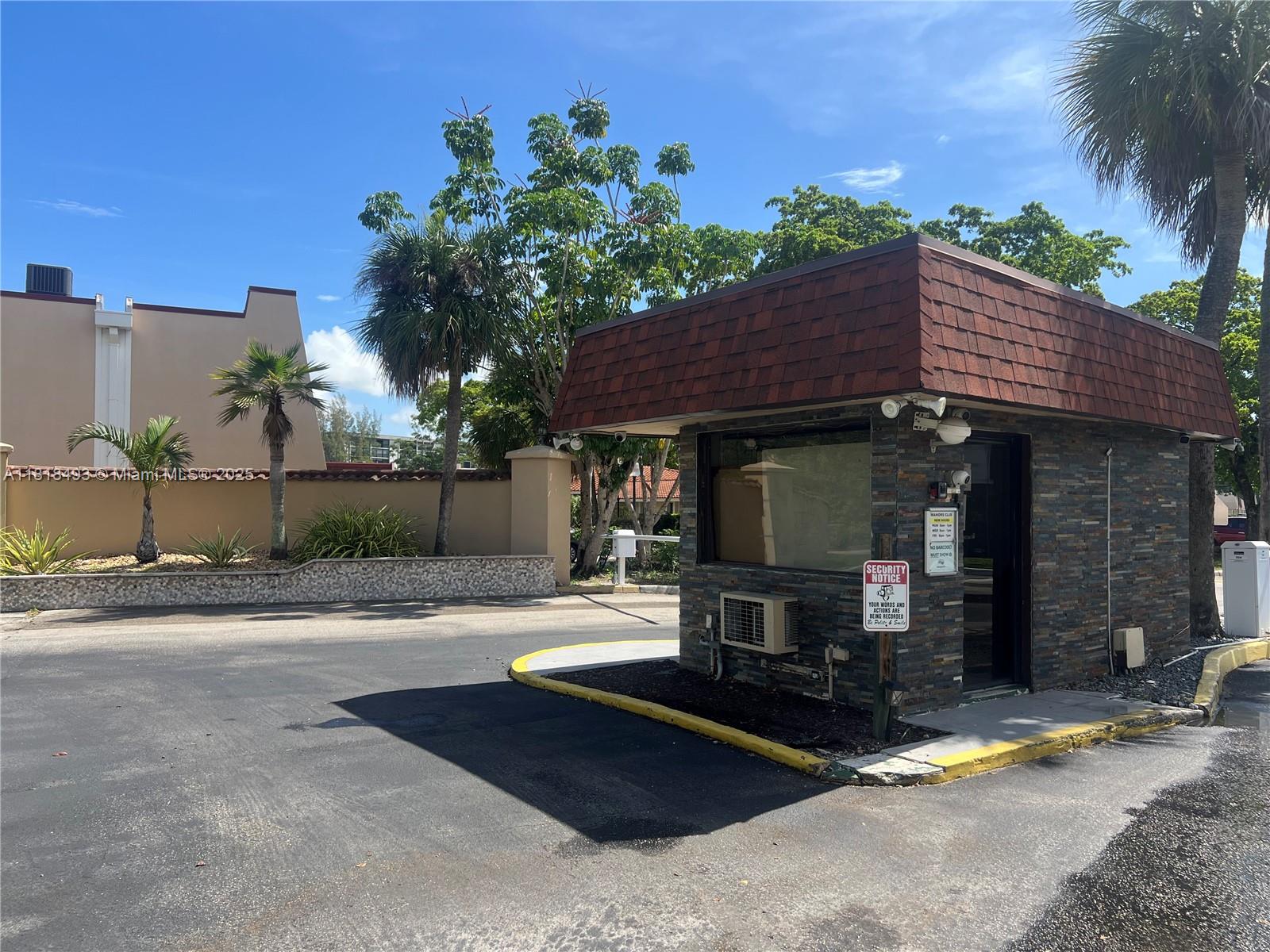 Property for Sale at 4160 Inverrary Dr 306, Lauderhill, Miami-Dade County, Florida - Bedrooms: 1 
Bathrooms: 2  - $128,000