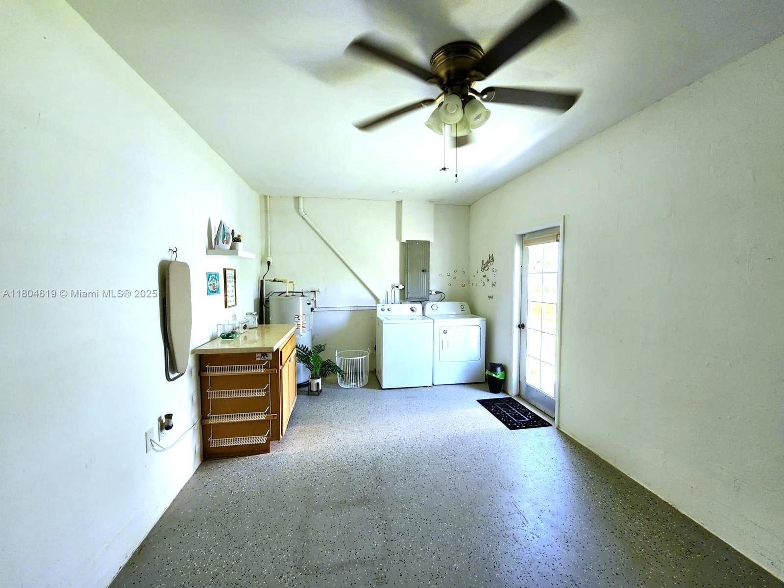 BLVD HTS SHOPPING CENTER - Residential