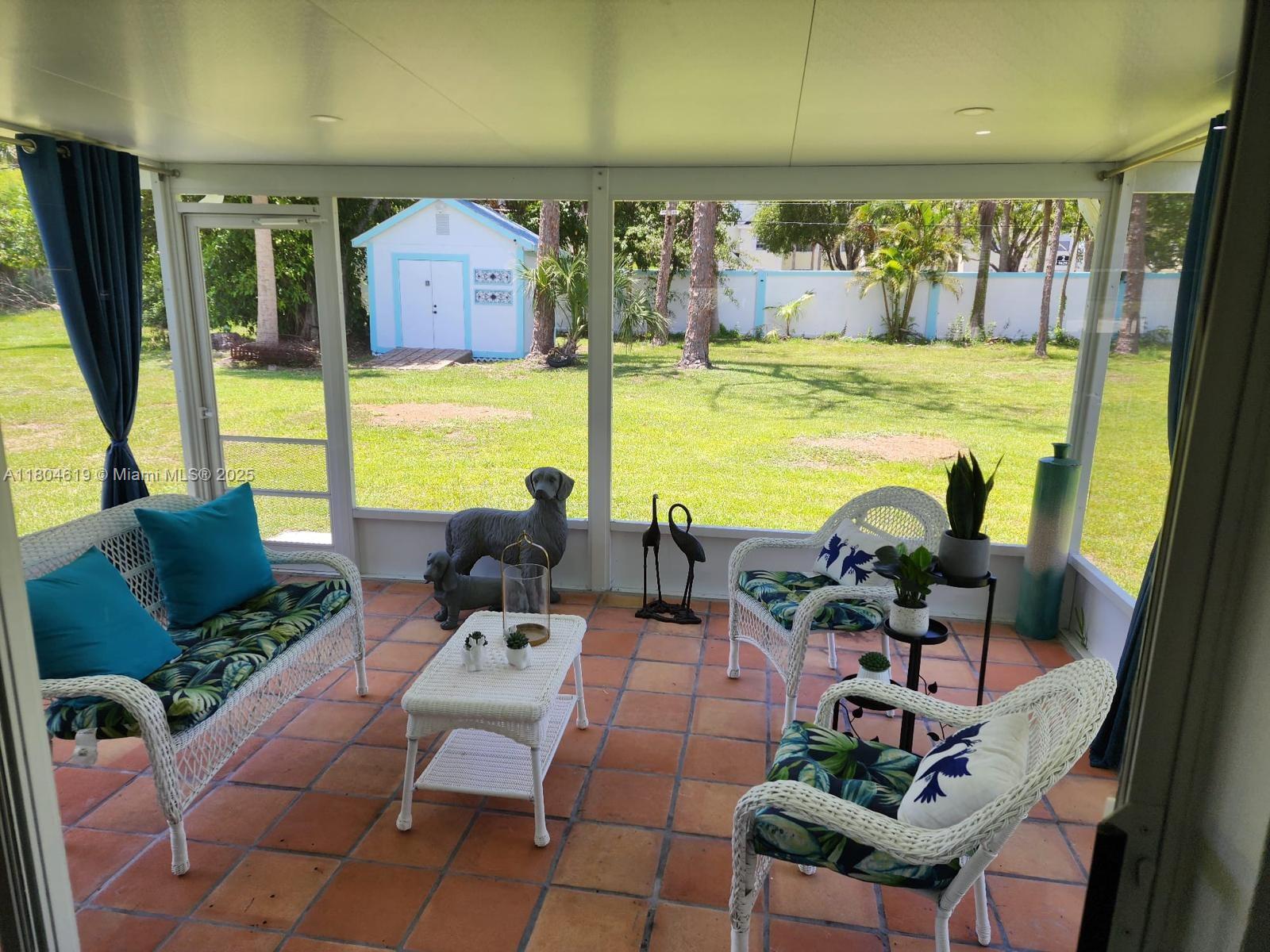 BLVD HTS SHOPPING CENTER - Residential