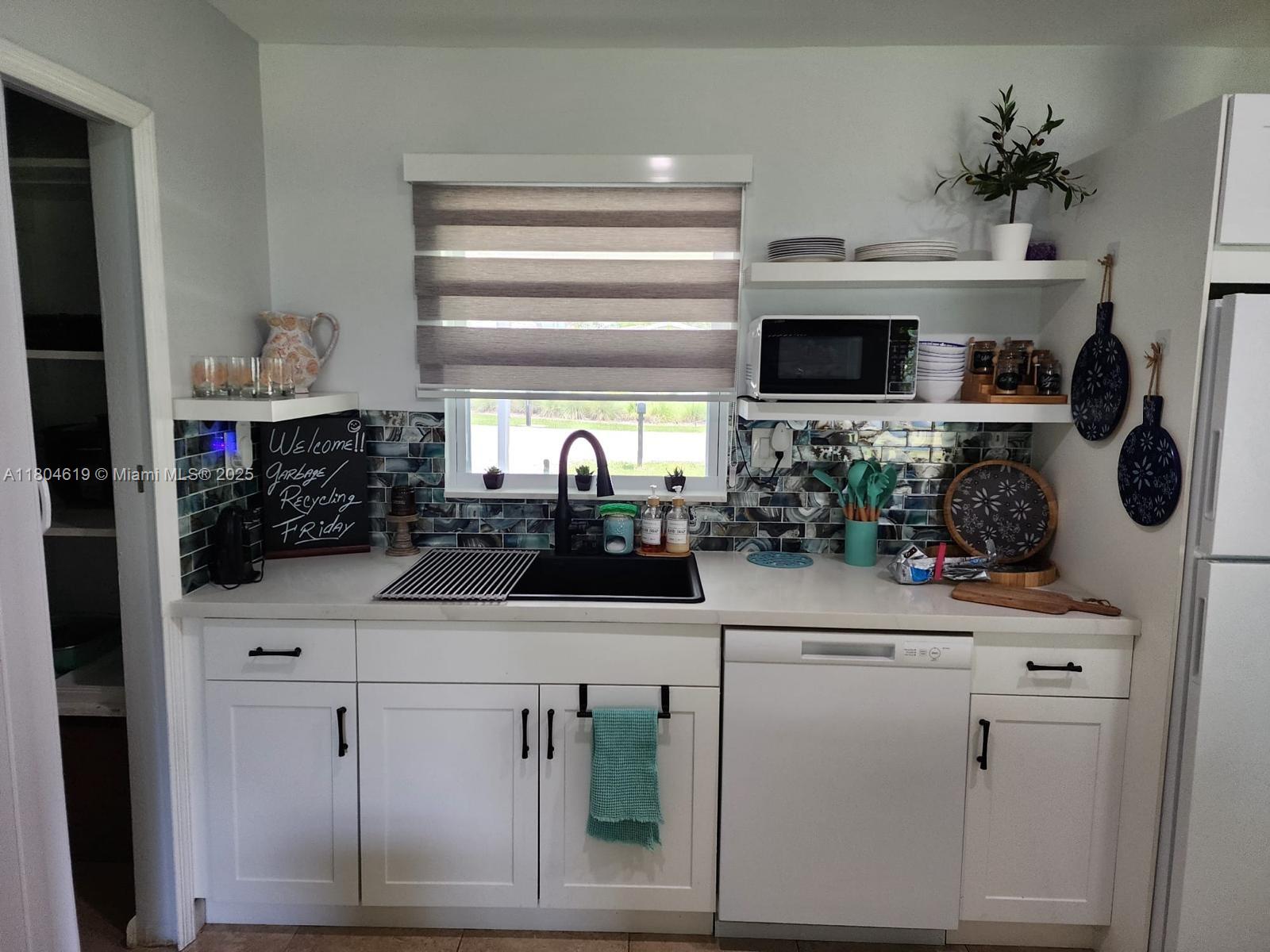 BLVD HTS SHOPPING CENTER - Residential