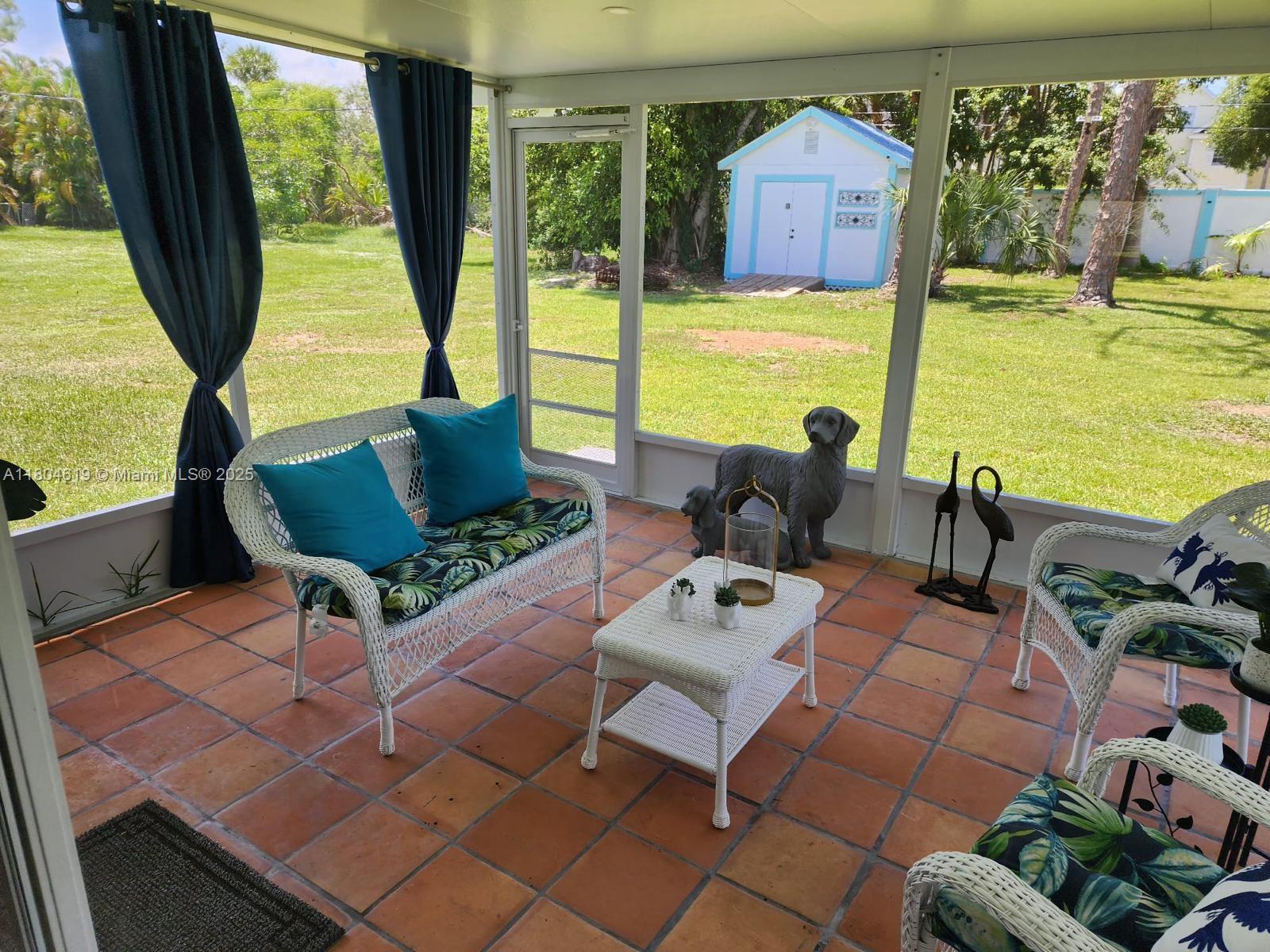 BLVD HTS SHOPPING CENTER - Residential