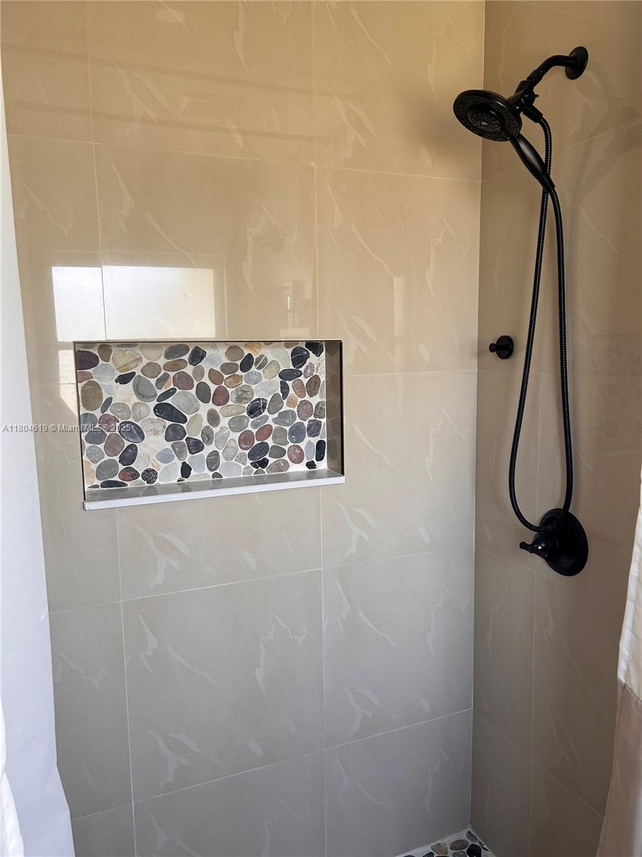 BLVD HTS SHOPPING CENTER - Residential