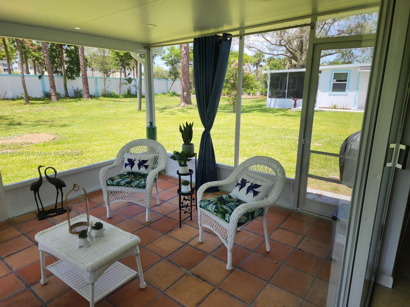 BLVD HTS SHOPPING CENTER - Residential