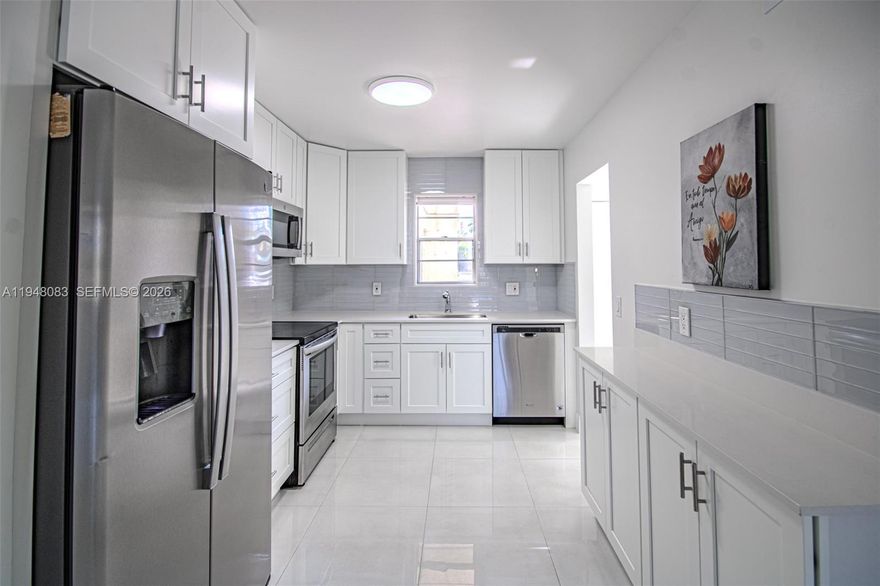 Cozy remodelled first floor apartment with 1 bedroom and 1.5 bathrooms, modern white porcelain in all the areas, new: kitchen cabinets, quartz countertops, and backsplash, new bathroom, new doors, just painted, enclosed patio with beautiful garden view which can be used as an office, spacious master bedroom, very friendly peaceful community, many amenities, excellent club house (weekly bingo), nice pool area, the gym is very well equipped, low association fee, close to restaurants, shopping centers and 10 minutes from Sawgrass Mall, the unit has a storage room in the laundry area, this is a 55+ community, no minors of 18 years old can live in this condominium. Easy to see!