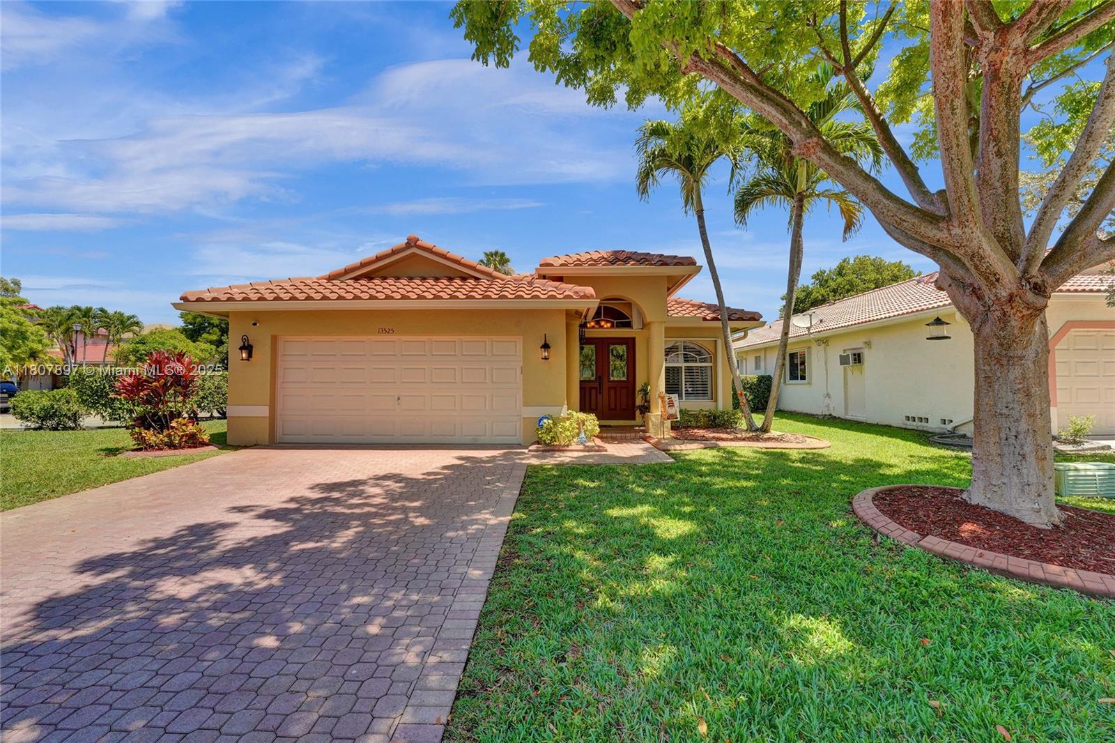 13525 Nw 7th St, Plantation, Miami-Dade County, Florida - 3 Bedrooms  
2 Bathrooms - 