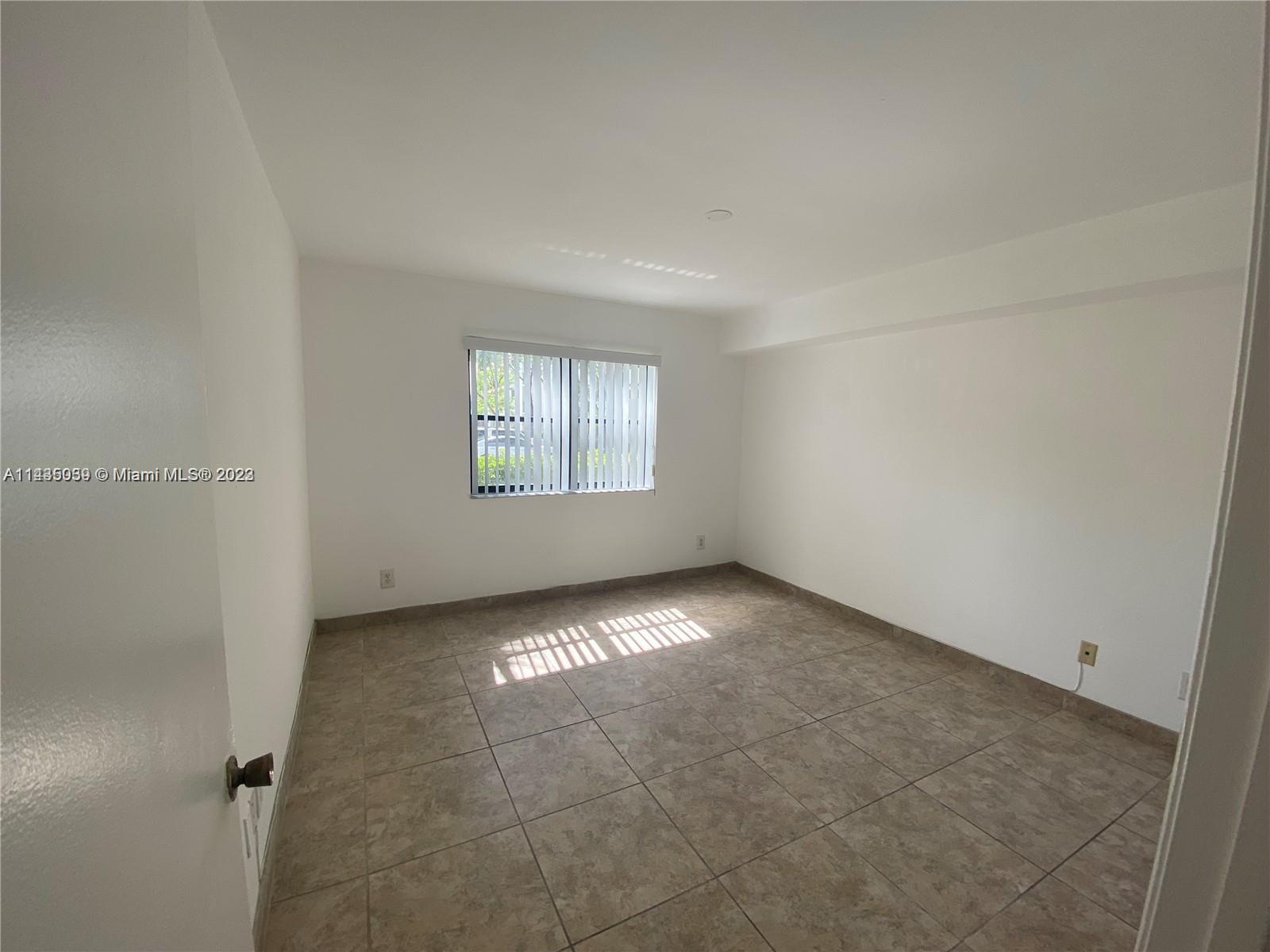 HOLLYWOOD PARC CONDOMINIUM - Residential