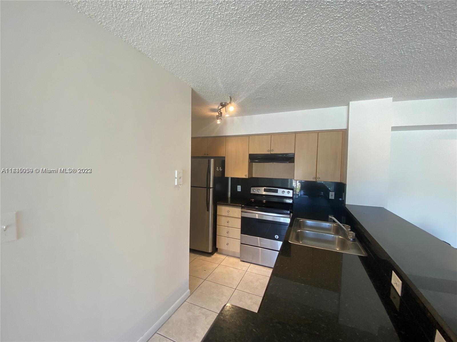 HOLLYWOOD PARC CONDOMINIUM - Residential