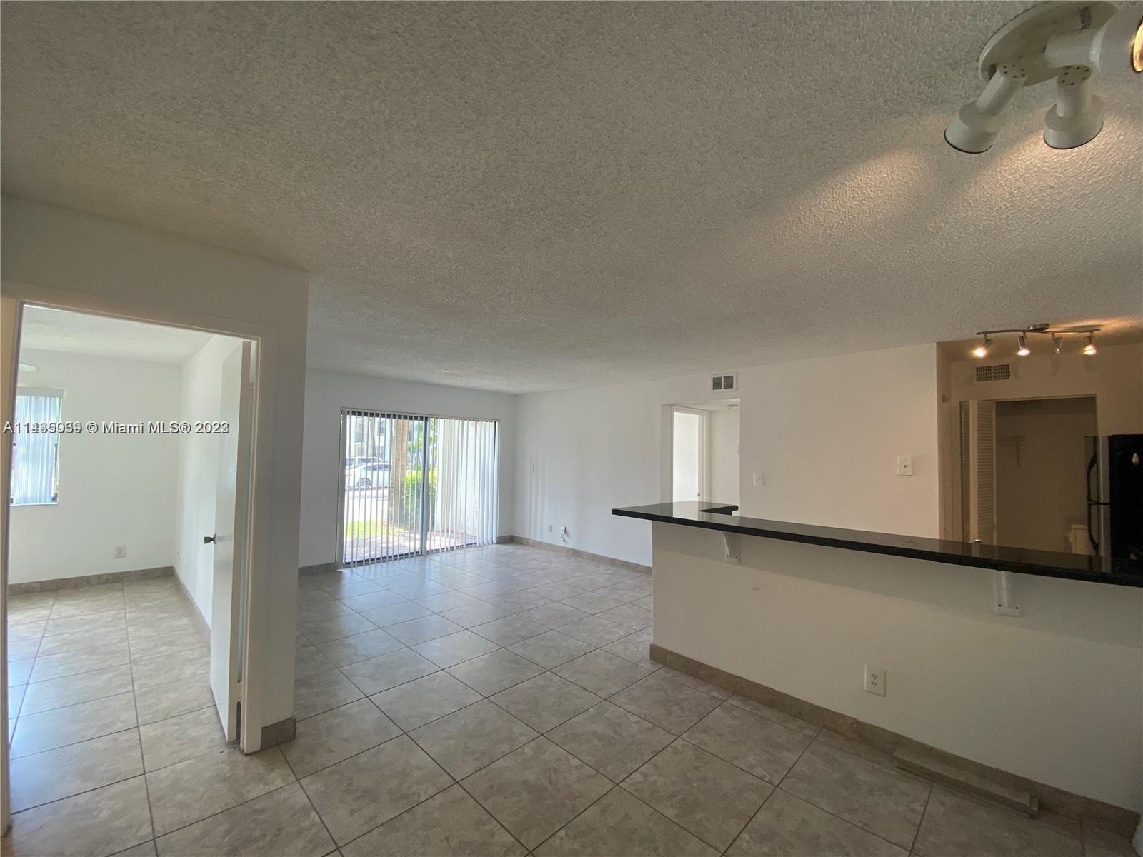 HOLLYWOOD PARC CONDOMINIUM - Residential