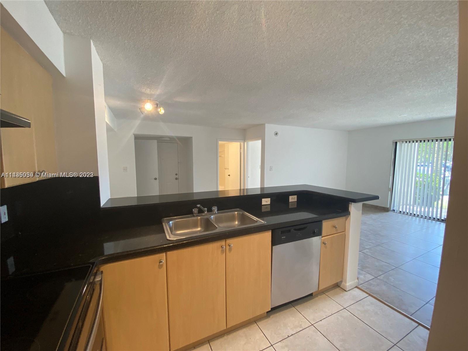 HOLLYWOOD PARC CONDOMINIUM - Residential