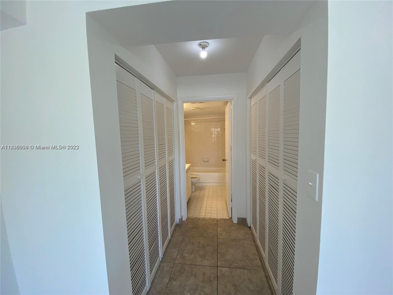 HOLLYWOOD PARC CONDOMINIUM - Residential