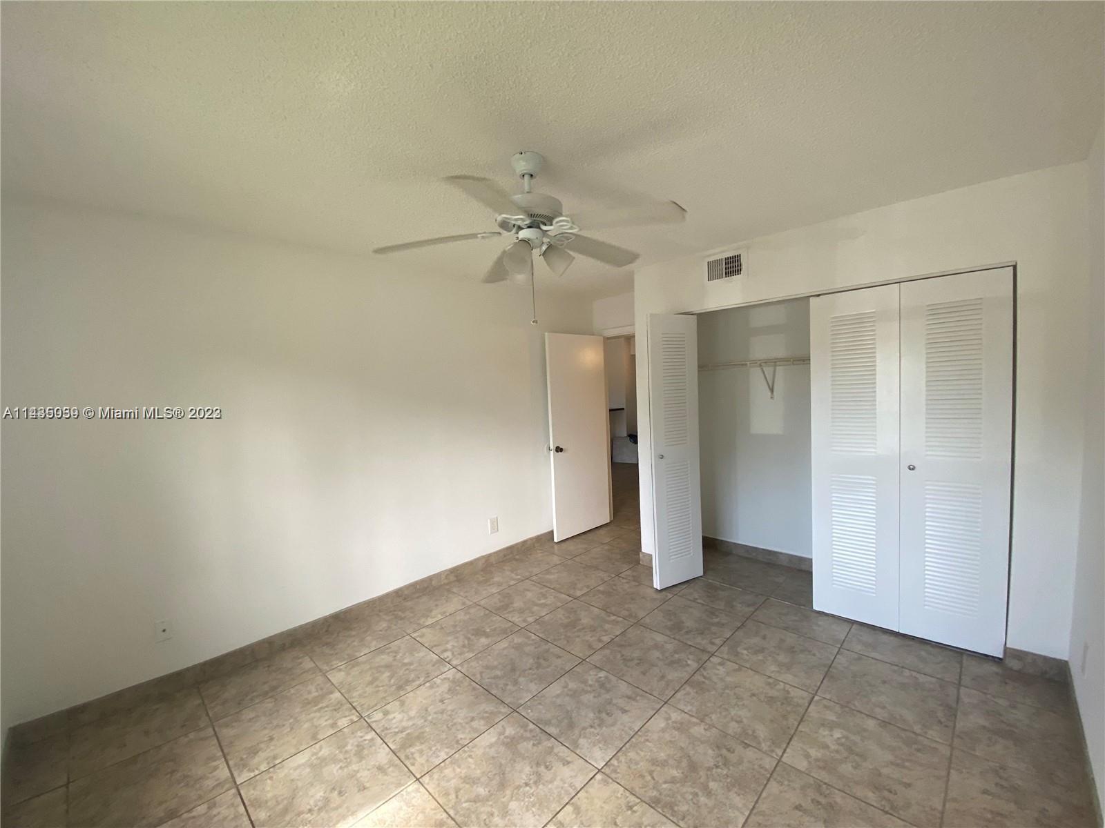 HOLLYWOOD PARC CONDOMINIUM - Residential