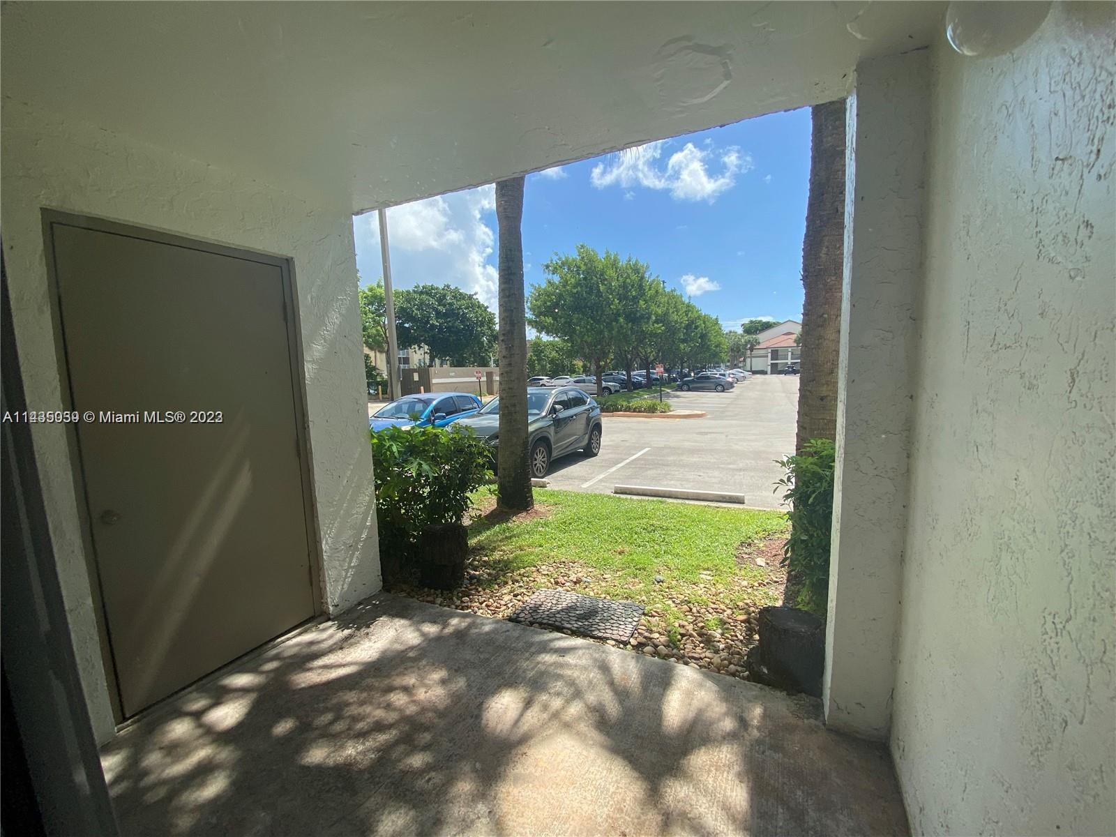 HOLLYWOOD PARC CONDOMINIUM - Residential