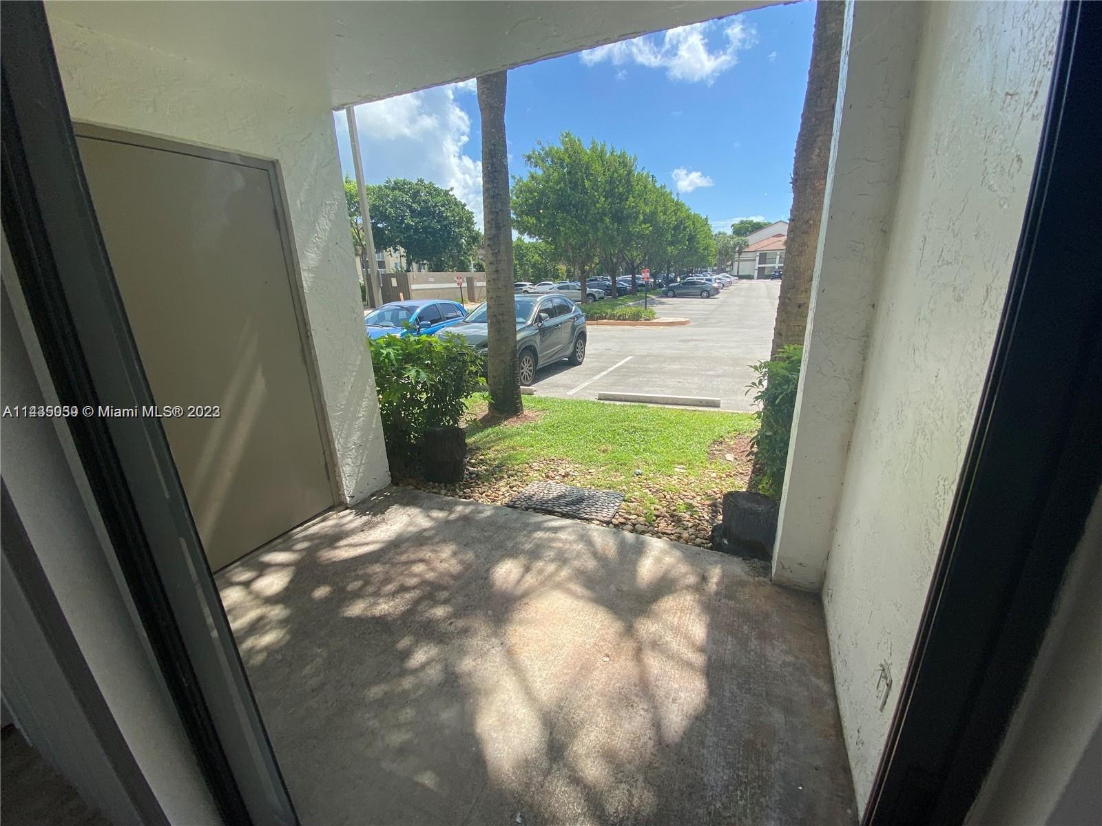 HOLLYWOOD PARC CONDOMINIUM - Residential