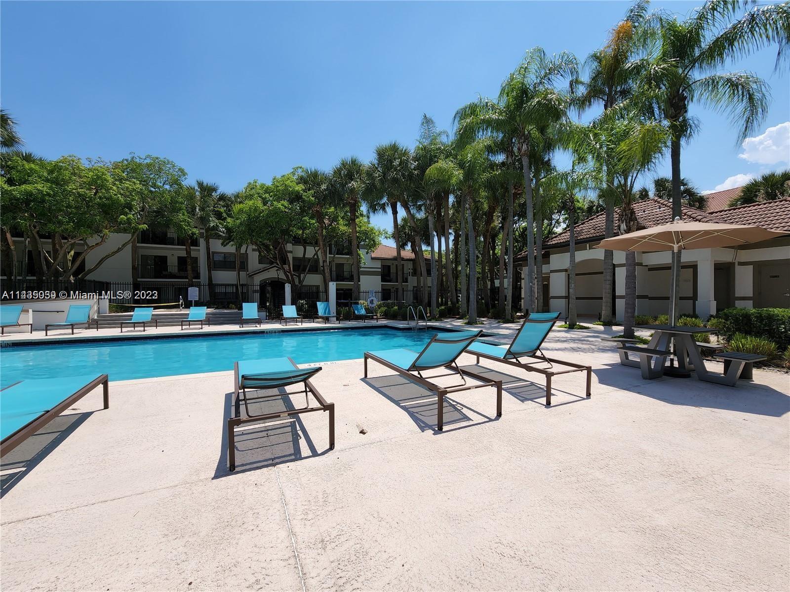 HOLLYWOOD PARC CONDOMINIUM - Residential