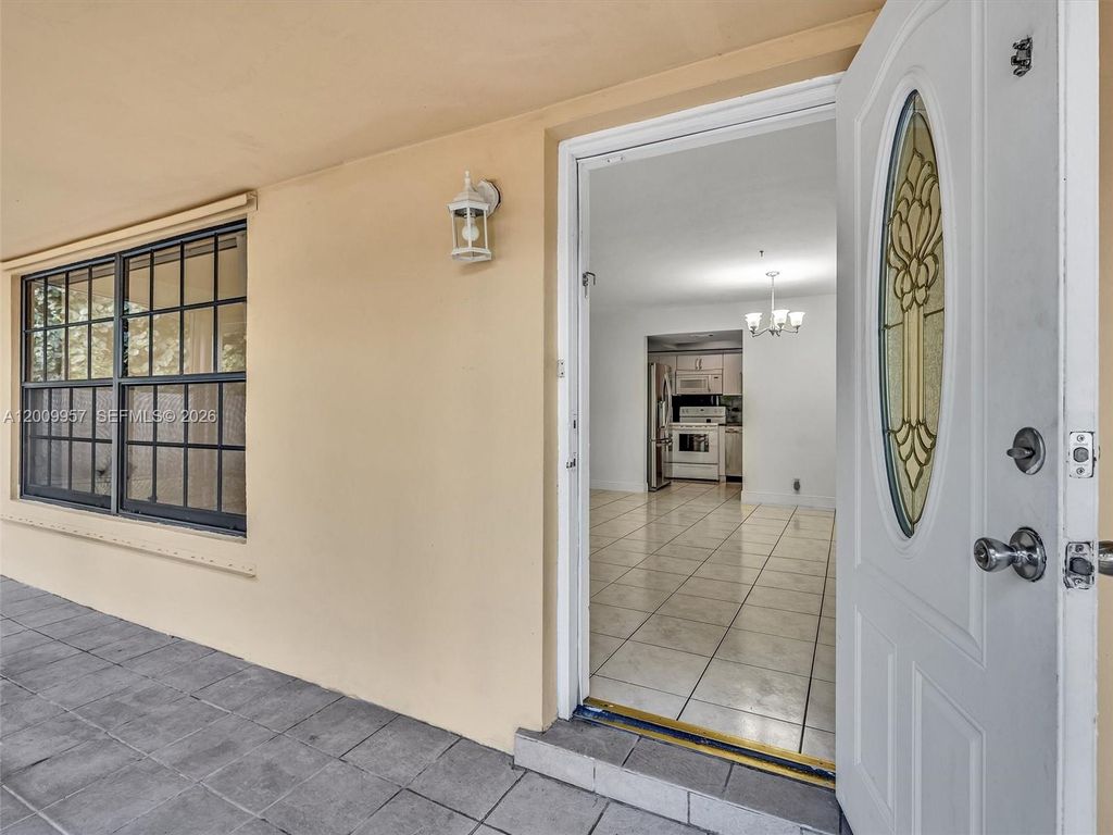 Photo of 1322 SW 26th Ter, Fort Lauderdale, FL 33312 (MLS # A12009957)