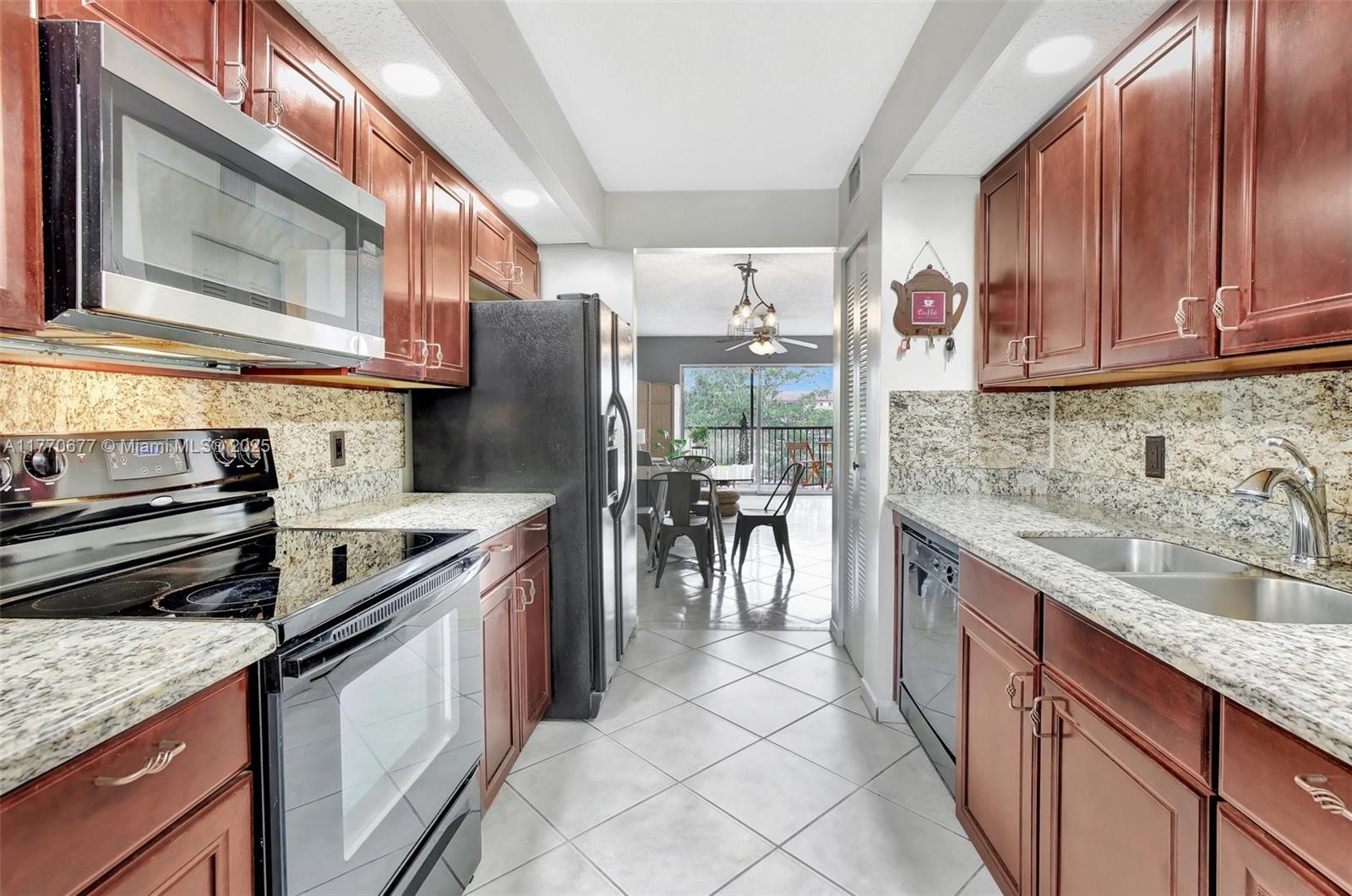 SUFFOLK AT CENTURY VILLAG - Residential