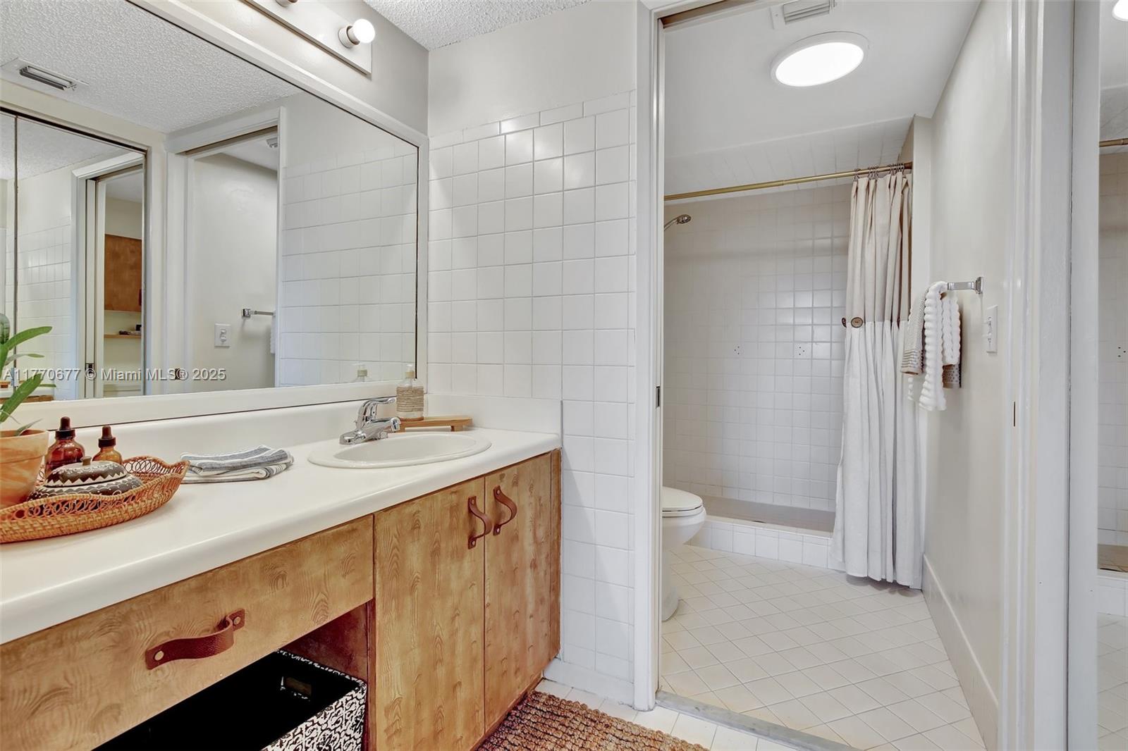 SUFFOLK AT CENTURY VILLAG - Residential