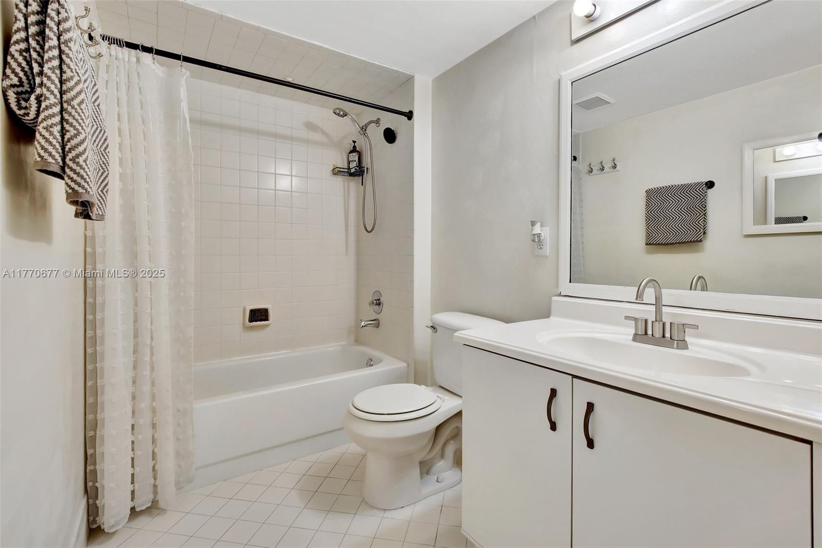 SUFFOLK AT CENTURY VILLAG - Residential