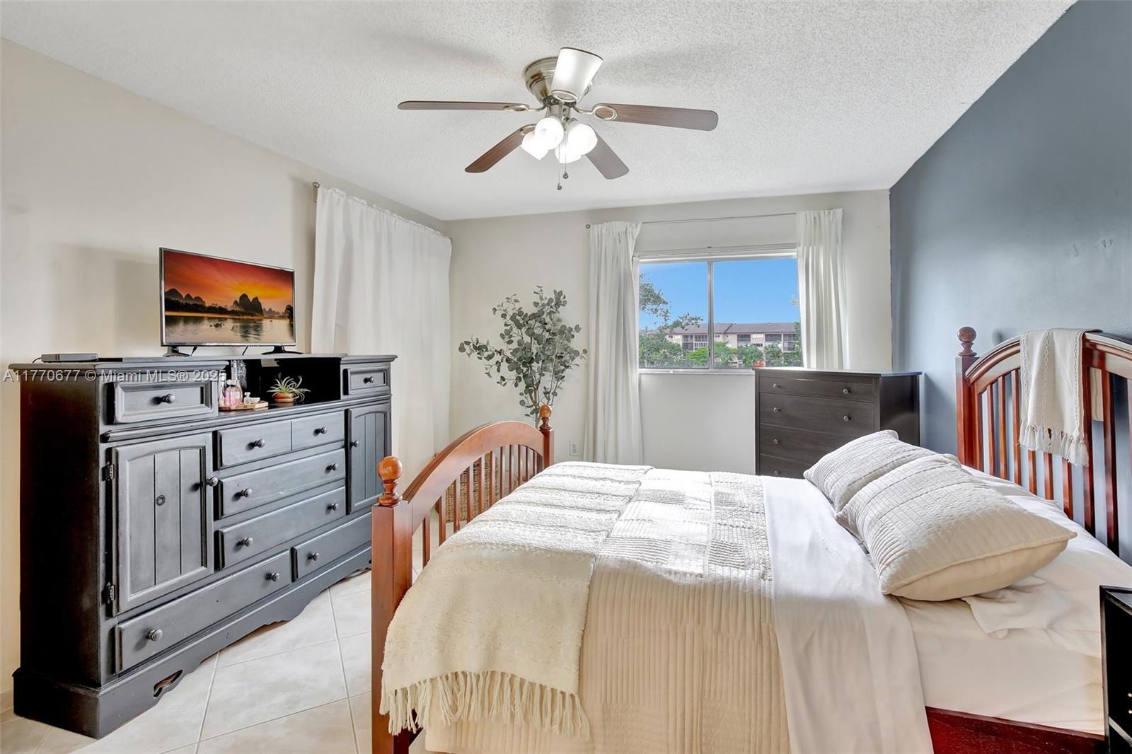 SUFFOLK AT CENTURY VILLAG - Residential