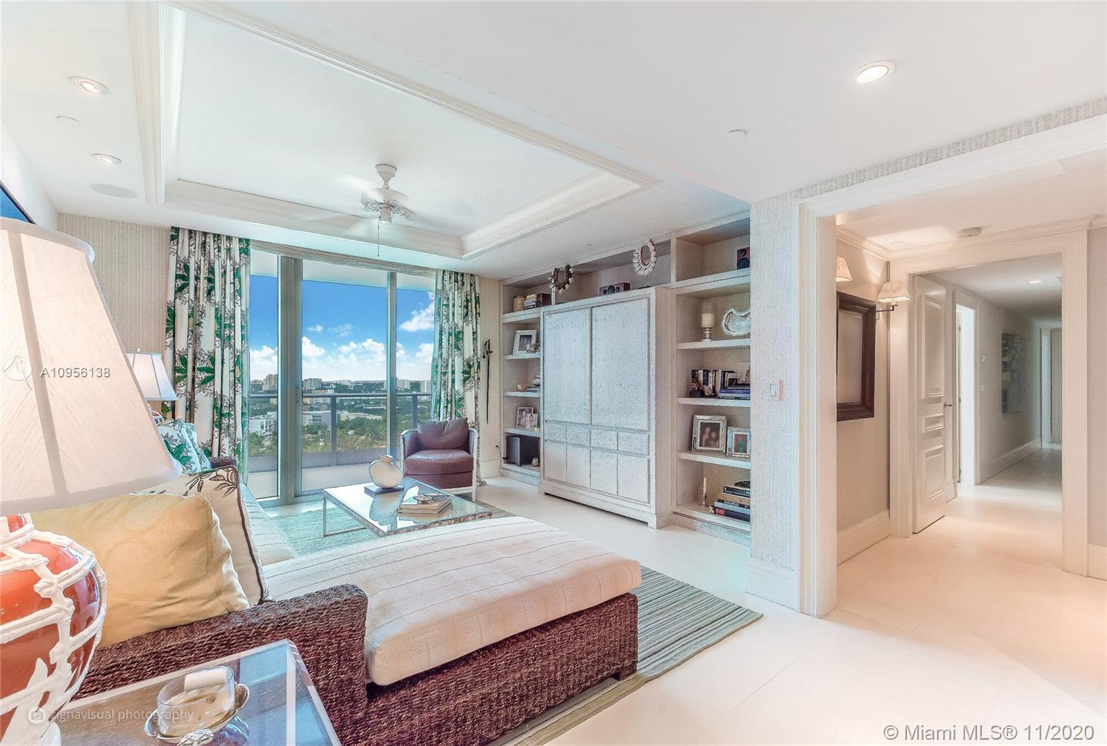 GROVENOR HOUSE CONDO - Residential