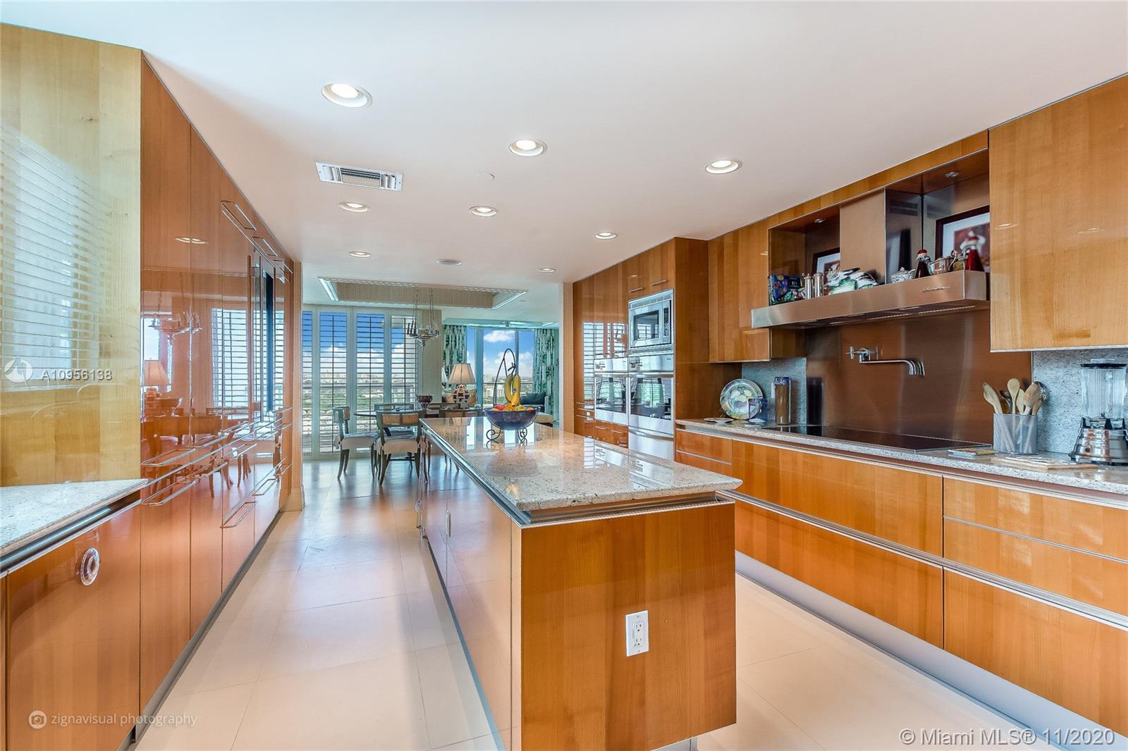 GROVENOR HOUSE CONDO - Residential