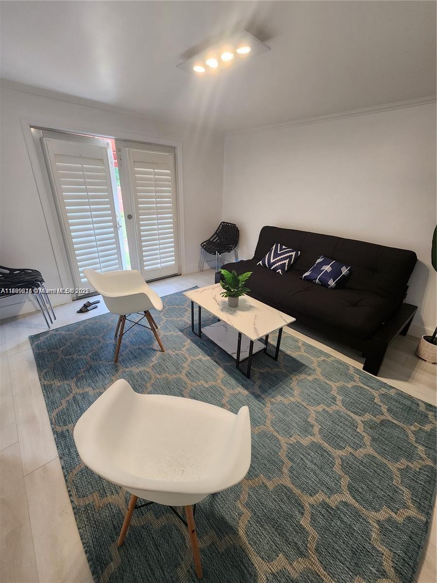 BISCAYNE GARDENS - Residential
